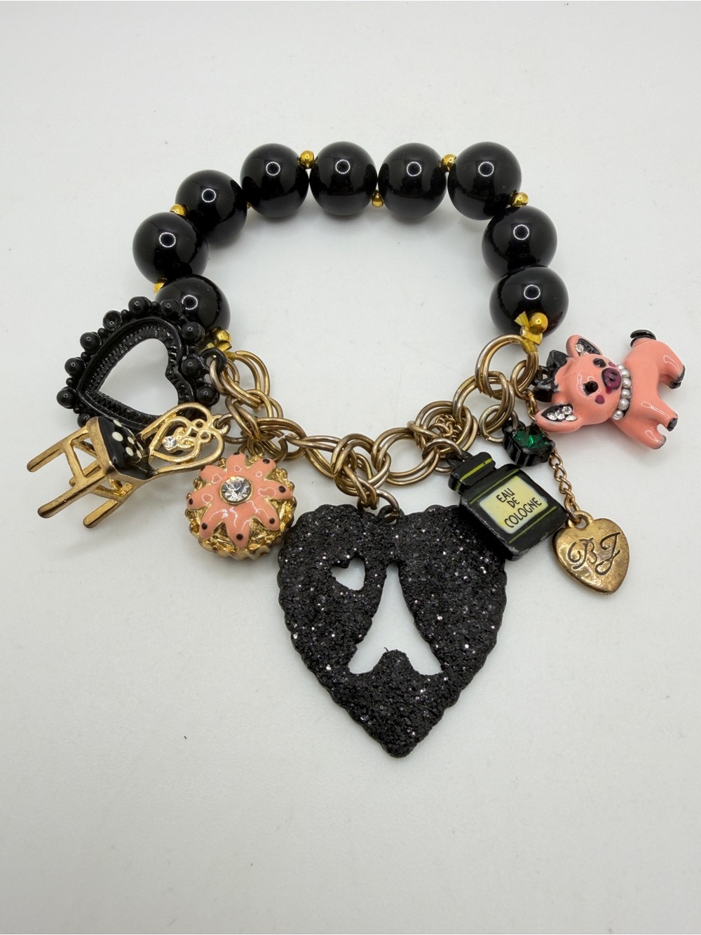 BETSEY JOHNSON Stretchy, gold tone metal, acrylic, charm bracelet! - Picture 3 of 11